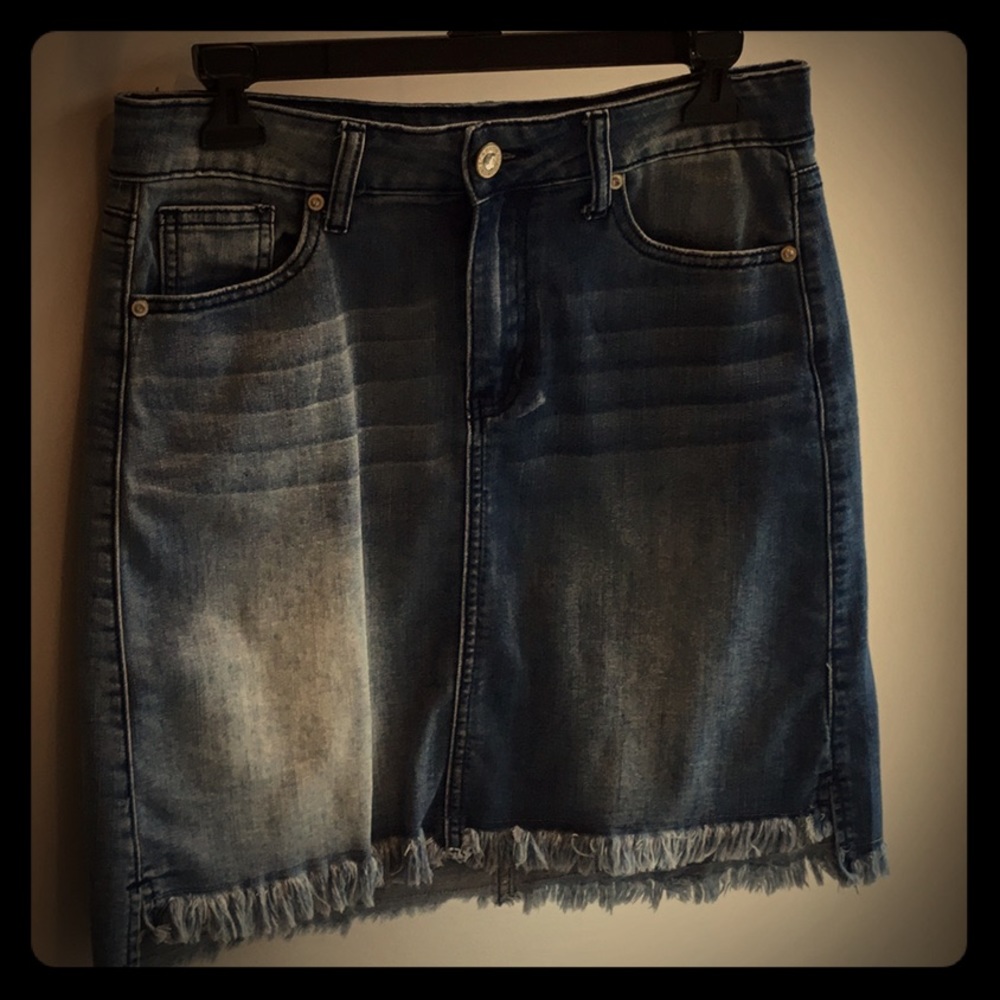 Hydraulic Jean frayed skirt